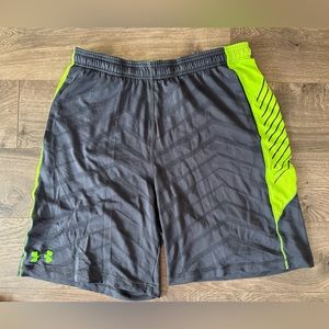 Men Under Armour Shorts Size Large